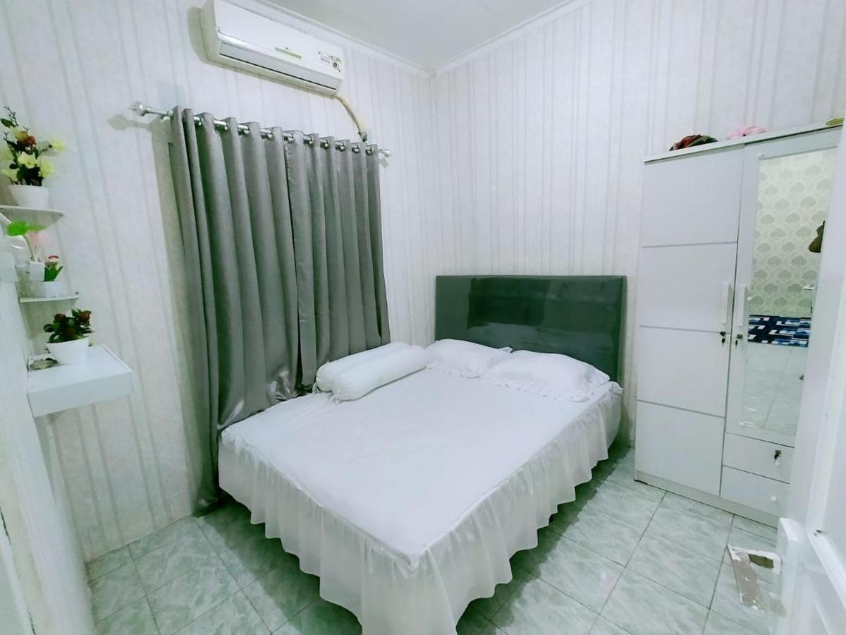 Shifana Homestay Syariah Yogyakarta Extérieur photo
