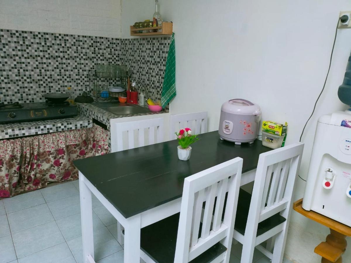Shifana Homestay Syariah Yogyakarta Extérieur photo